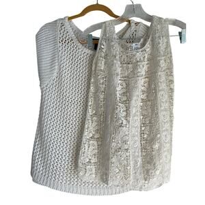 Bundle of 2 White Tops Size: XS White Bar III & White House Black Market